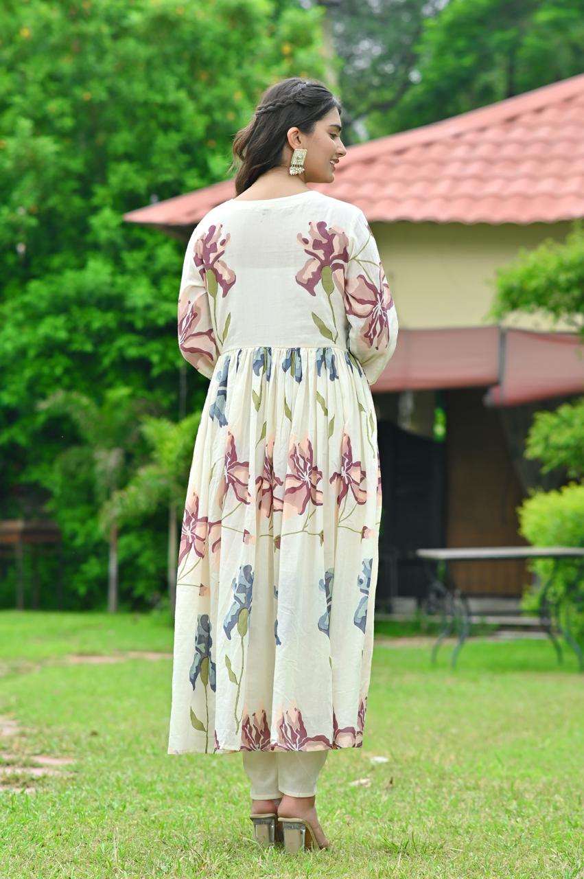 Elegant Floral Bliss - Mul Cotton Suit