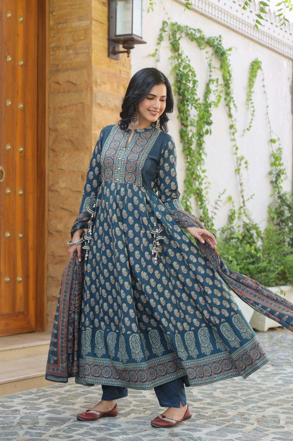 Noor-e-Neel Anarkali Set