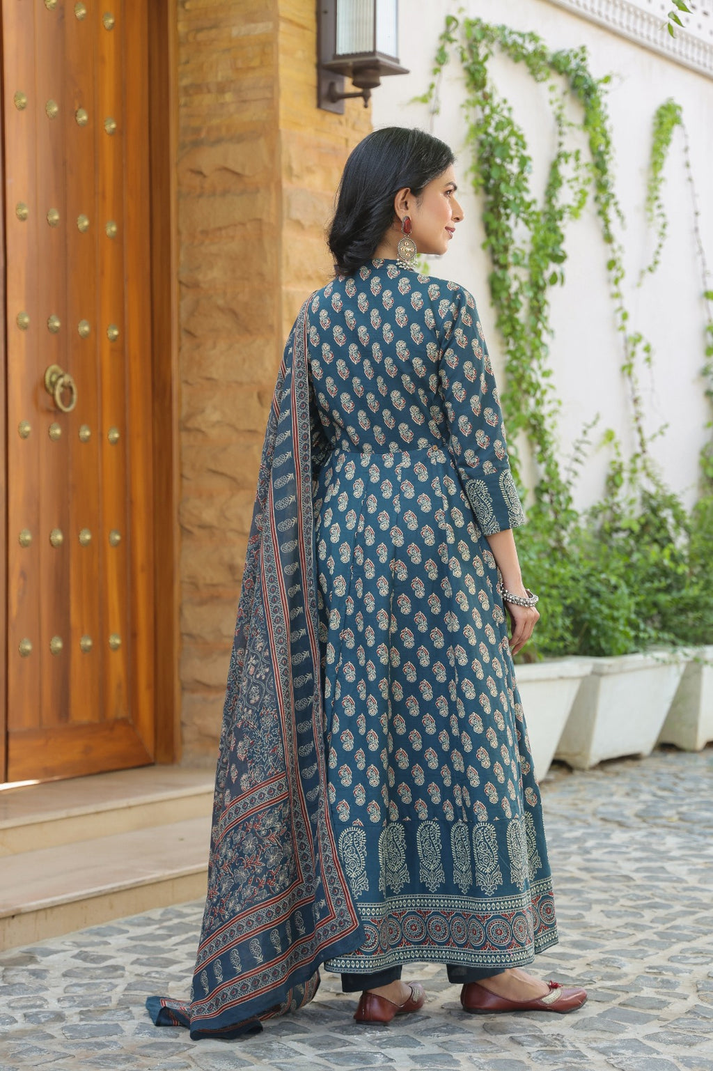 Noor-e-Neel Anarkali Set