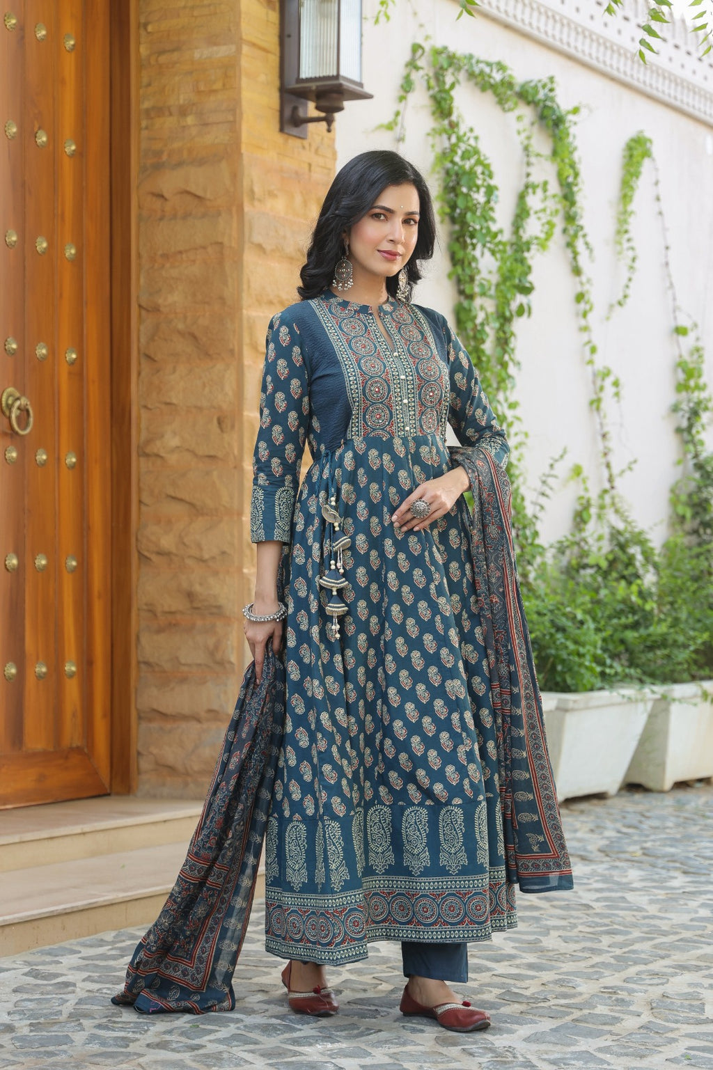 Noor-e-Neel Anarkali Set